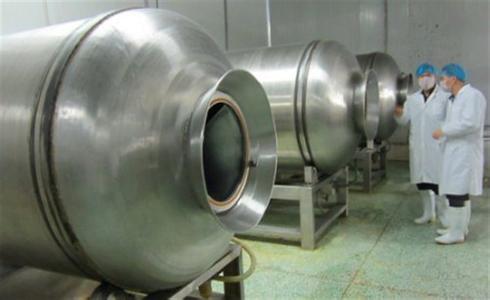 真空(kōng)滾揉機(jī)清洗現(xiàn)場(chǎng)